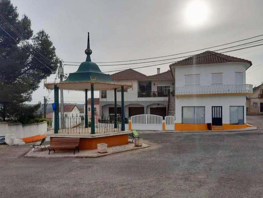 Casa Do Ninho - Entre O Campo E A *